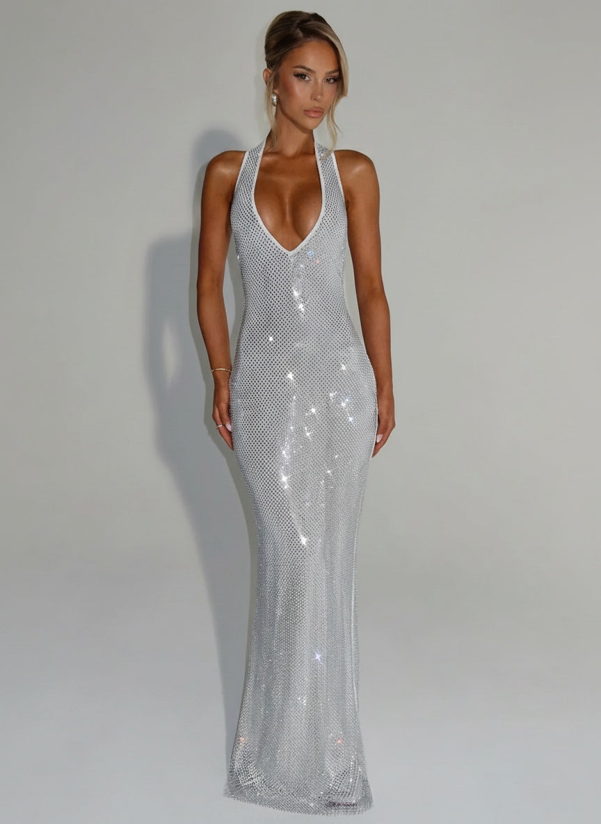 Full body view of the model wearing Elegant Sequins Backless Waist Trimming Hip Skirt