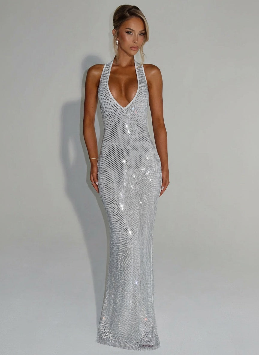 Full body view of the model wearing Elegant Sequins Backless Waist Trimming Hip Skirt